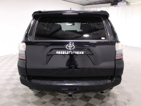 Used 2017 Toyota 4Runner SR5 image 27