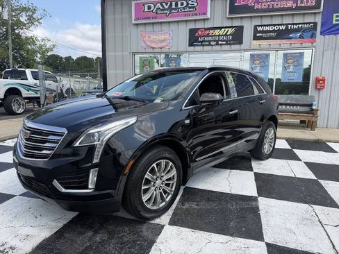 Used 2018 Cadillac XT5 Luxury w/ Driver Awareness Package FWD image 2