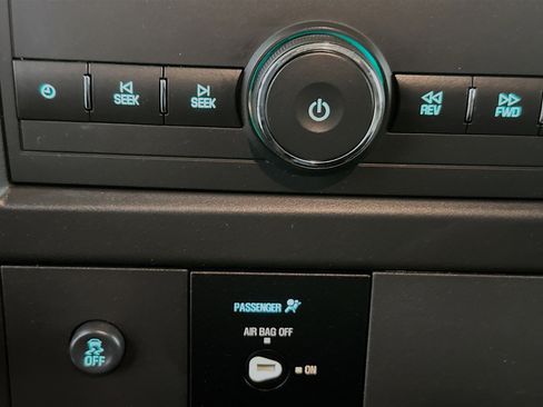 Used 2024 GMC Savana 2500 Work Van w/ Driver Convenience Package image 23