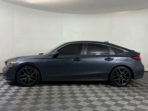 Used 2024 Honda Civic Sport Touring image 3