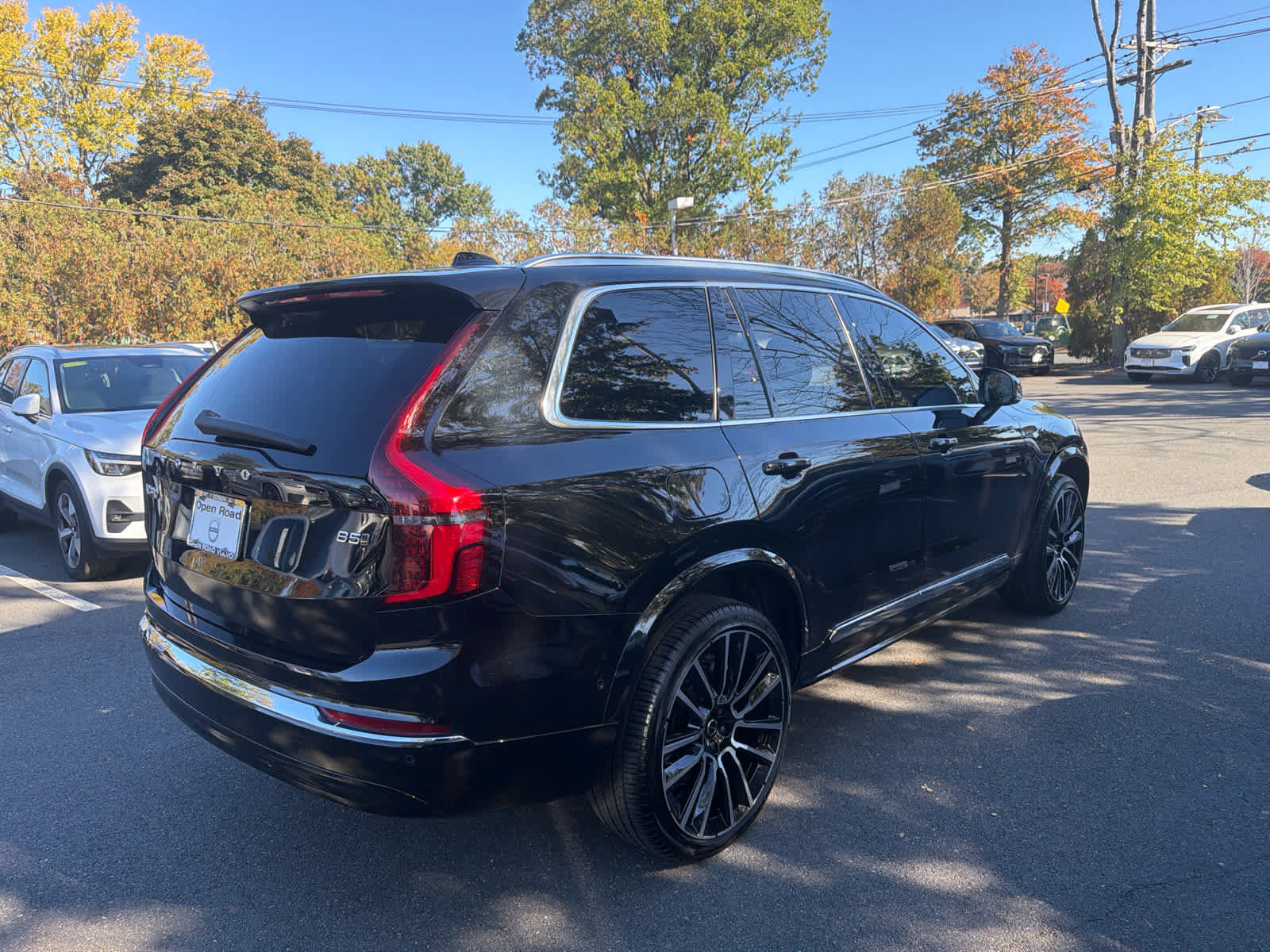 Certified 2025 Volvo XC90 B5 Plus AWD/4WD image 5
