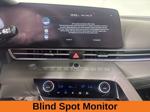 Used 2024 Hyundai Elantra SEL w/ Convenience Package FWD image 19