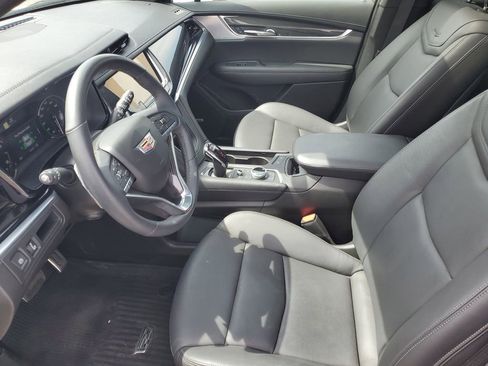 Certified 2025 Cadillac XT6 Sport w/ LPO, Floor Liner Package AWD/4WD image 5