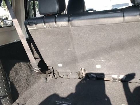 Used 2016 Jeep Wrangler Unlimited Sahara w/ Connectivity Group AWD/4WD image 22