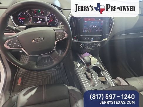 Used 2023 Chevrolet Traverse RS FWD image 8