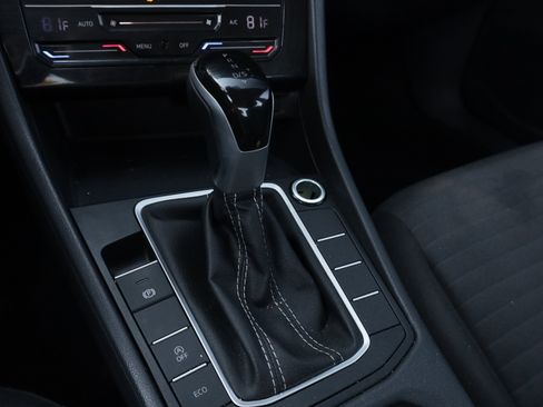 Used 2025 Volkswagen Jetta S image 11