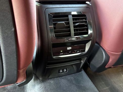 Used 2024 BMW X3 sDrive30i w/ Convenience Package w/ZPA RWD image 15