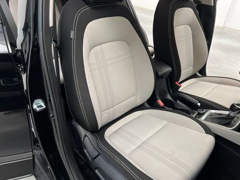 Used 2025 Hyundai Venue SEL FWD image 22