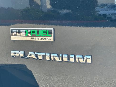 Used 2011 Cadillac Escalade ESV Platinum image 36