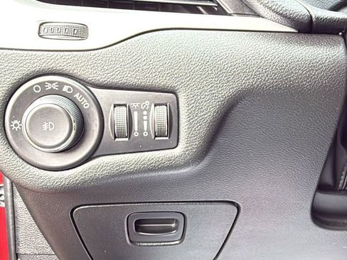 Used 2015 Jeep Cherokee Latitude AWD/4WD image 30