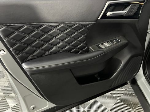 Used 2024 Mitsubishi Outlander SEL image 26