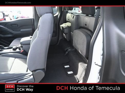 Used 2024 Nissan Frontier S image 18