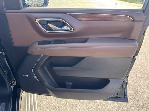 Used 2024 Chevrolet Tahoe High Country image 40