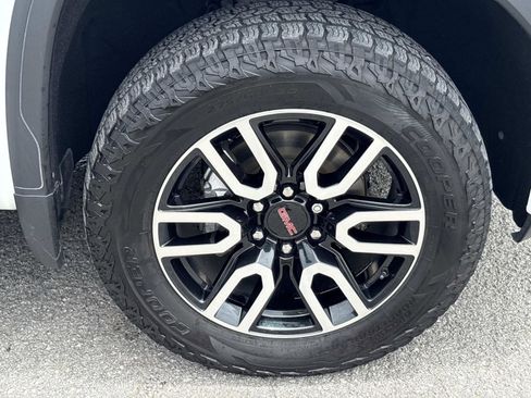 Certified 2022 GMC Sierra 1500 AT4 w/ AT4 Premium Package AWD/4WD image 10