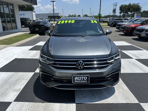 Used 2024 Volkswagen Tiguan SEL R-Line AWD/4WD image 2