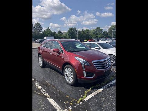 Used 2017 Cadillac XT5 Premium Luxury FWD image 2