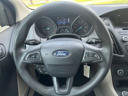 Used 2017 Ford Focus SE FWD image 15