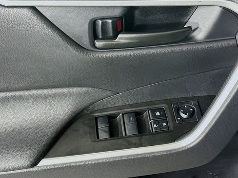 Used 2025 Toyota RAV4 LE FWD image 14