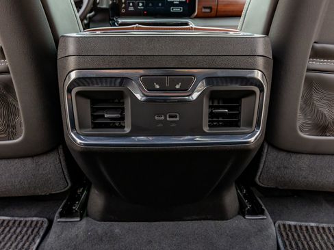 Used 2026 GMC Sierra 3500 Denali Ultimate image 33