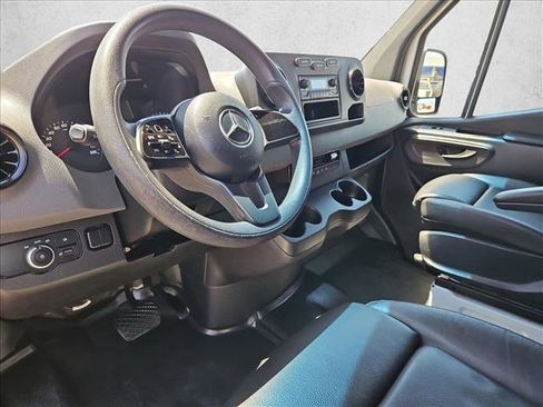 Used 2022 Mercedes-Benz Sprinter 2500 image 12