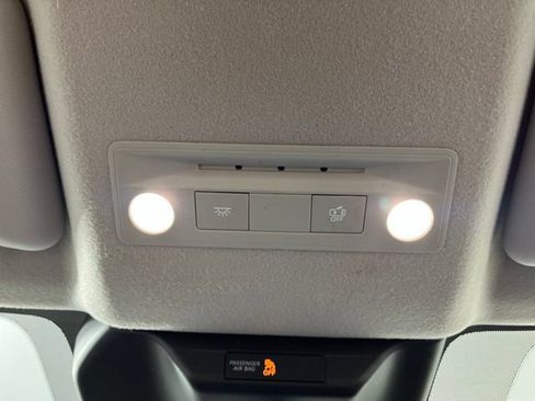 Used 2025 Nissan Kicks SV FWD image 32