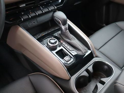 Used 2023 GMC Canyon Denali image 23