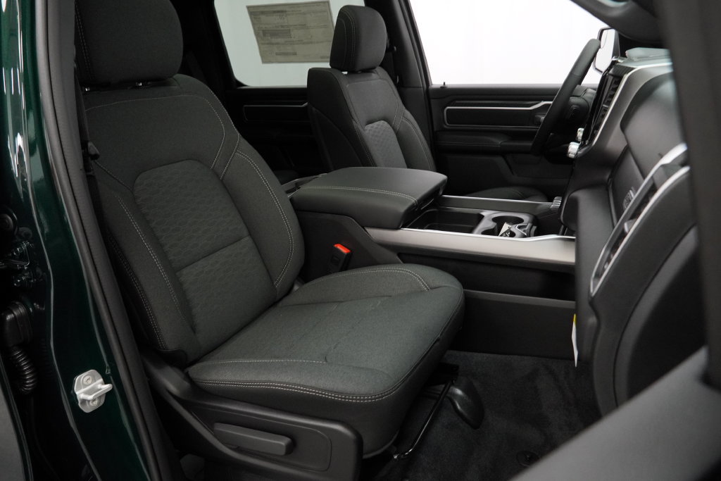 New 2026 RAM 1500 Big Horn AWD/4WD image 32