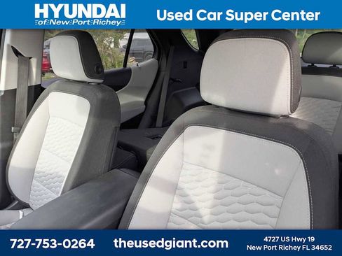 Used 2021 Chevrolet Equinox LS w/ LS Convenience Package FWD image 3