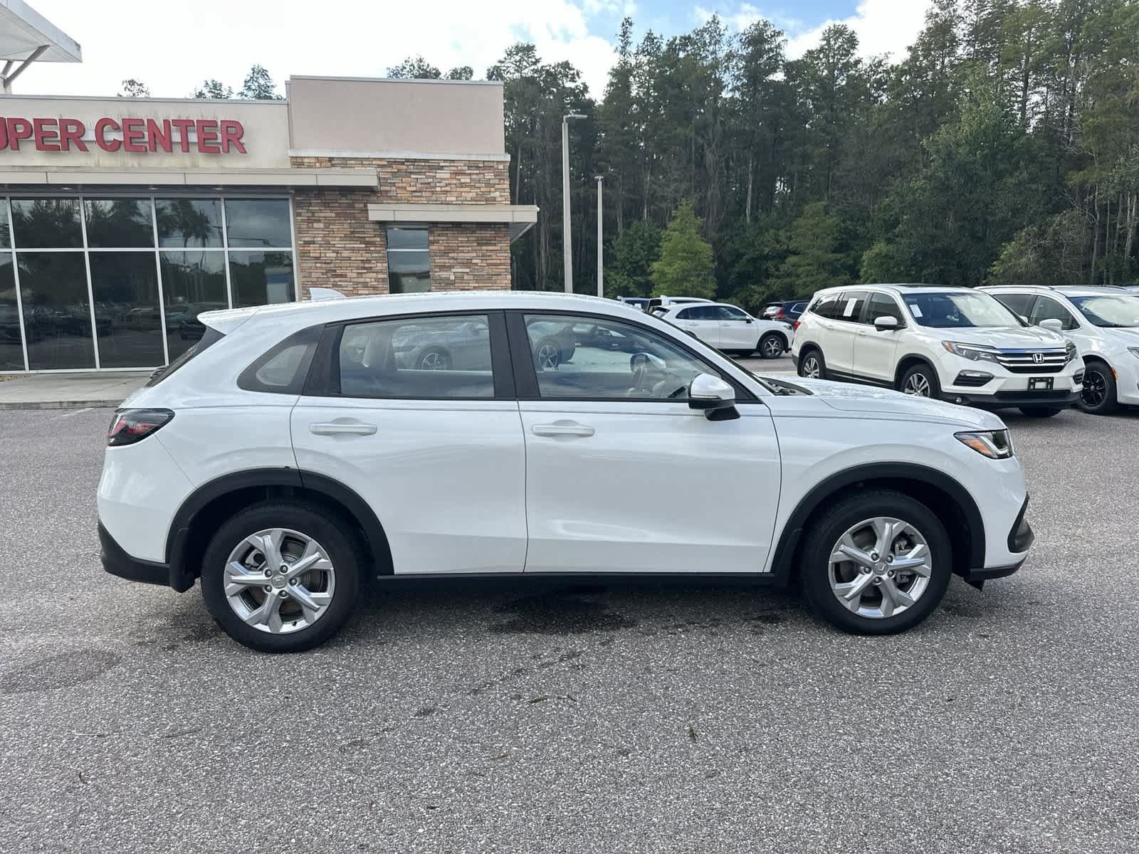 Used 2023 Honda HR-V LX image 7