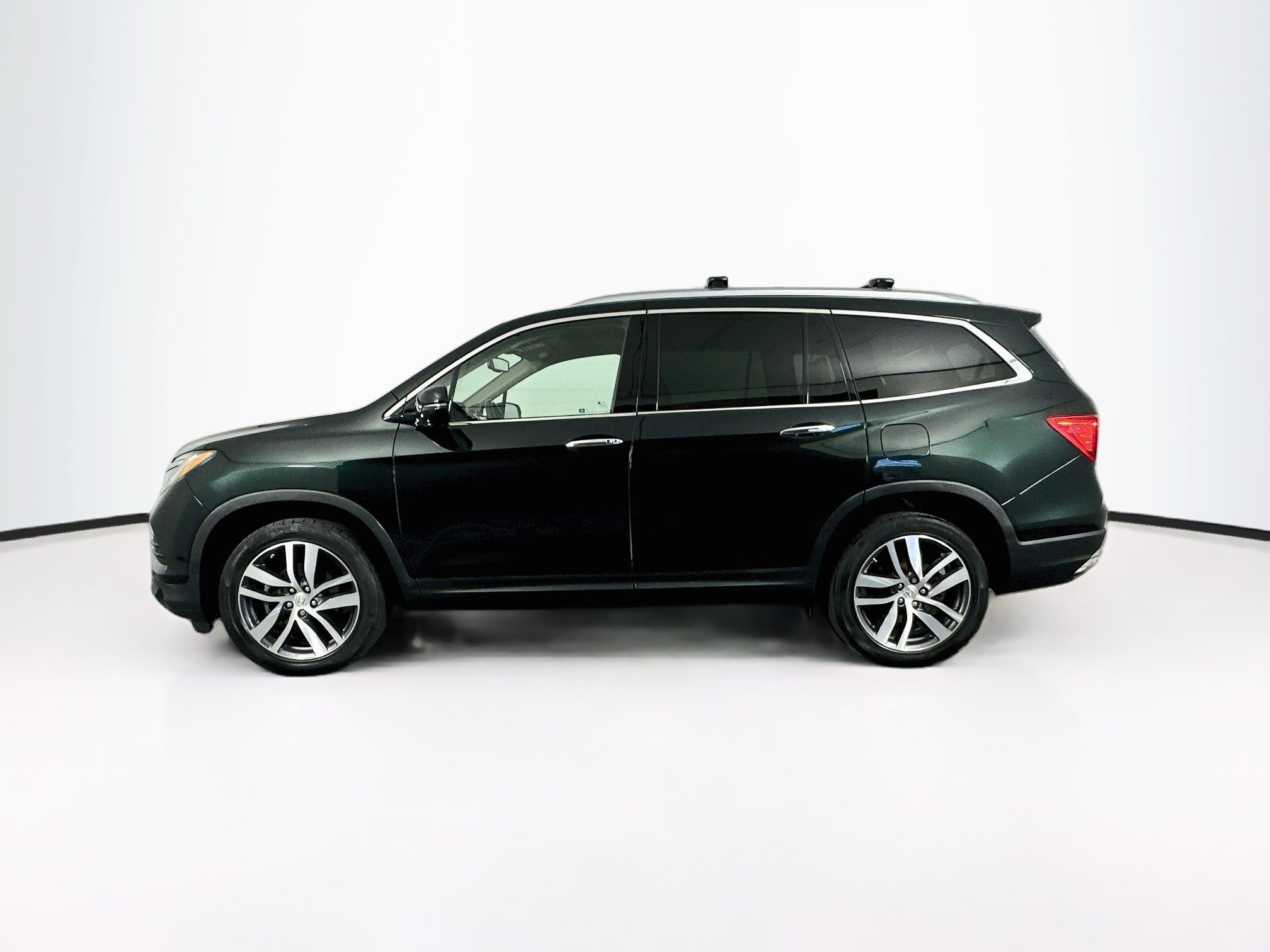 Used 2018 Honda Pilot Touring image 4
