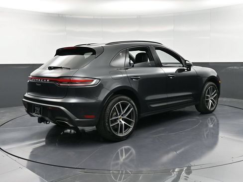 Certified 2025 Porsche Macan AWD/4WD image 8