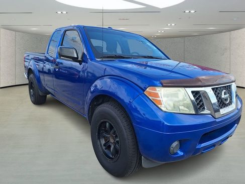Used 2014 Nissan Frontier SV image 7