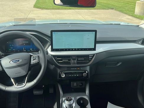 New 2025 Ford Escape Plug-in Hybrid w/ PHEV Premium Package image 25