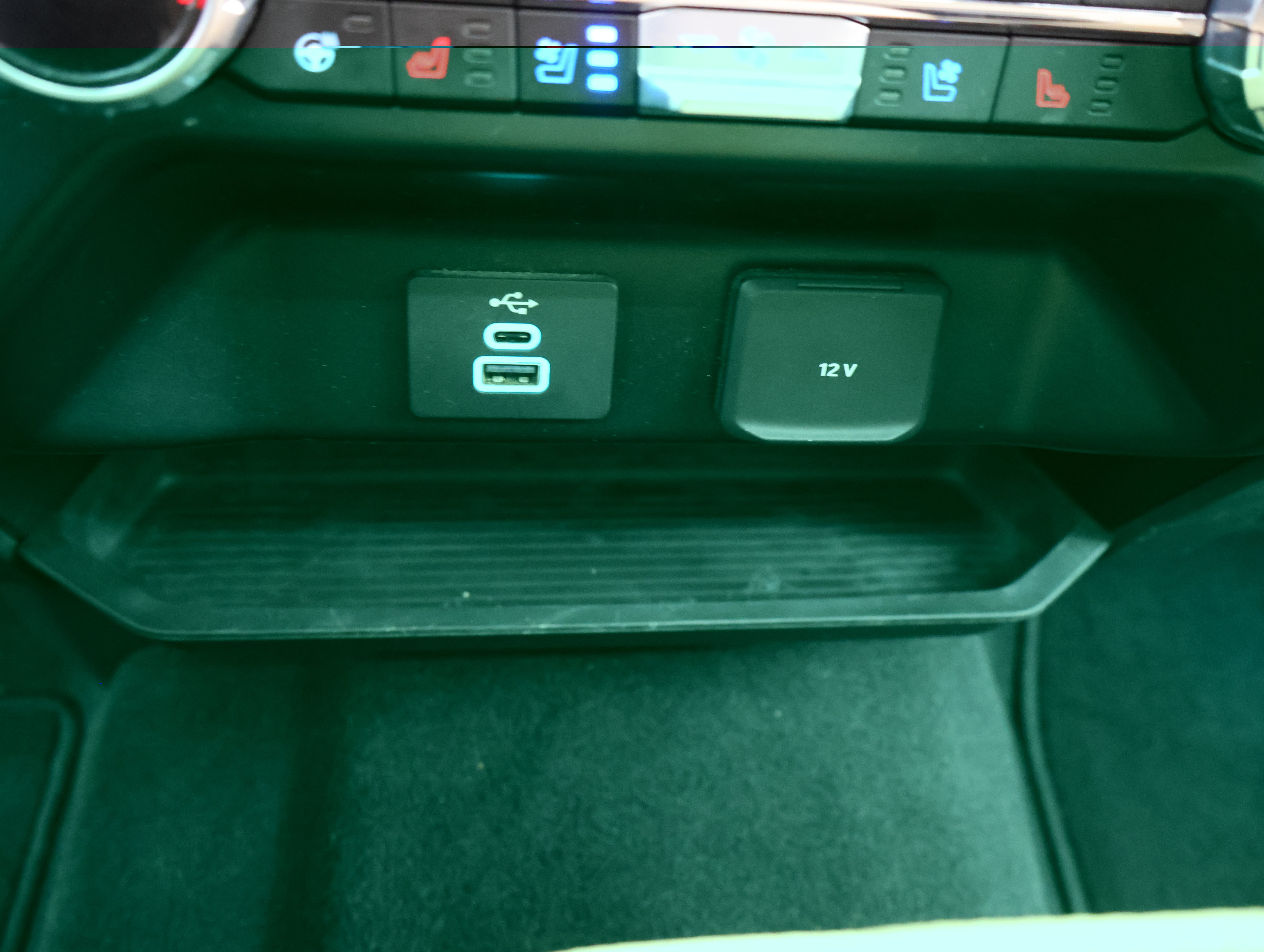 Used 2024 Ford F350 Lariat w/ Sport Appearance Package AWD/4WD image 59