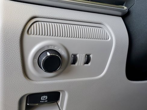 New 2026 Jeep Grand Wagoneer L Limited AWD/4WD image 19