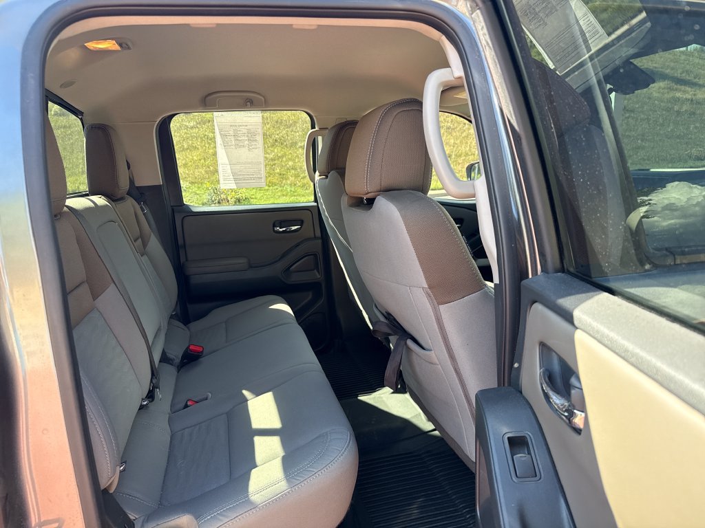 Used 2024 Nissan Frontier SV w/ Technology Package AWD/4WD image 22