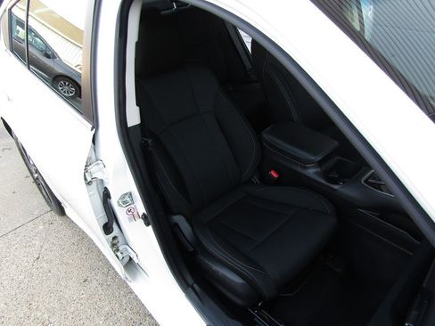 Used 2020 Subaru Legacy Premium image 32