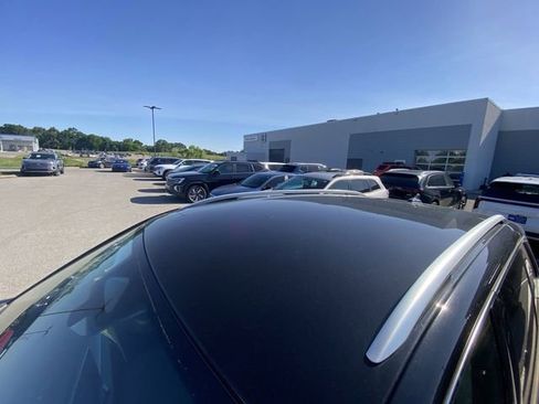 Used 2025 Volkswagen Tiguan S FWD image 3