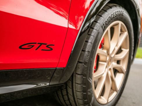 Certified 2025 Porsche Cayenne GTS AWD/4WD image 20