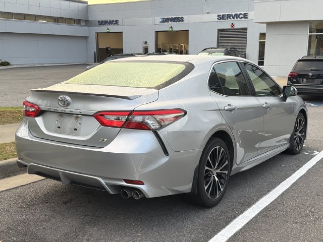 Used 2018 Toyota Camry SE w/ Convenience Package FWD image 4