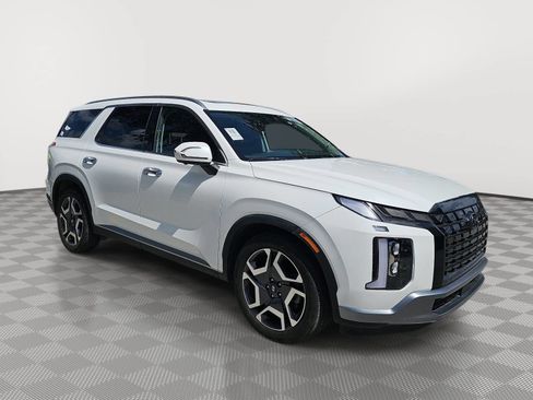 Used 2025 Hyundai Palisade SEL FWD image 2