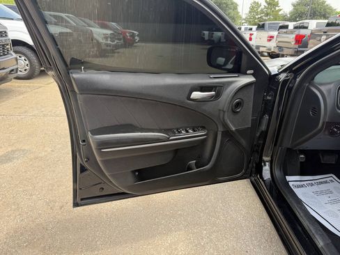 Used 2016 Dodge Charger R/T RWD image 8