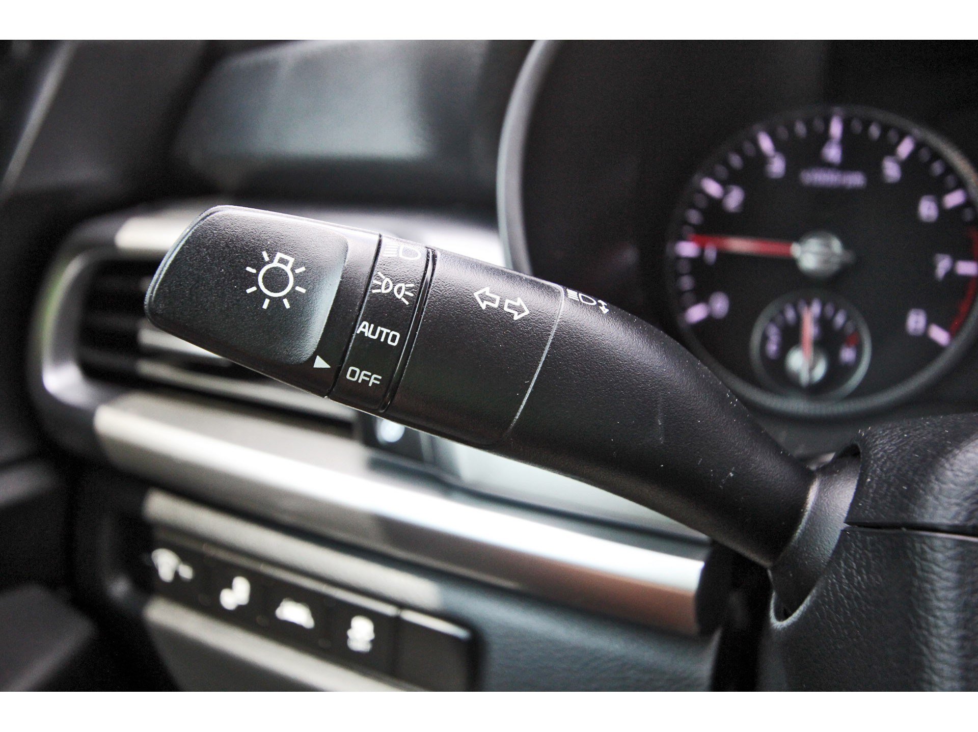 Used 2021 Kia Telluride S FWD image 19