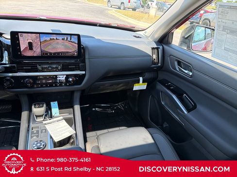 New 2026 Nissan Pathfinder SL w/ SL Premium Package (P04) AWD/4WD image 33