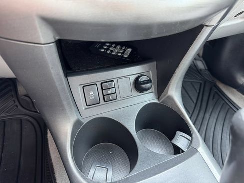 Used 2011 Toyota RAV4 Limited AWD/4WD image 28