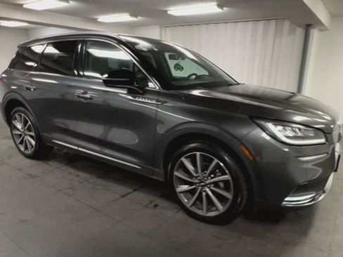 Used 2020 Lincoln Corsair Reserve w/ Elements Package FWD image 2