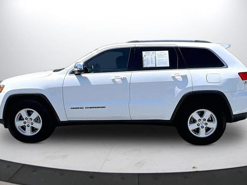 Certified 2018 Jeep Grand Cherokee Laredo RWD image 6