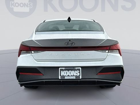 New 2026 Hyundai Elantra SE image 5