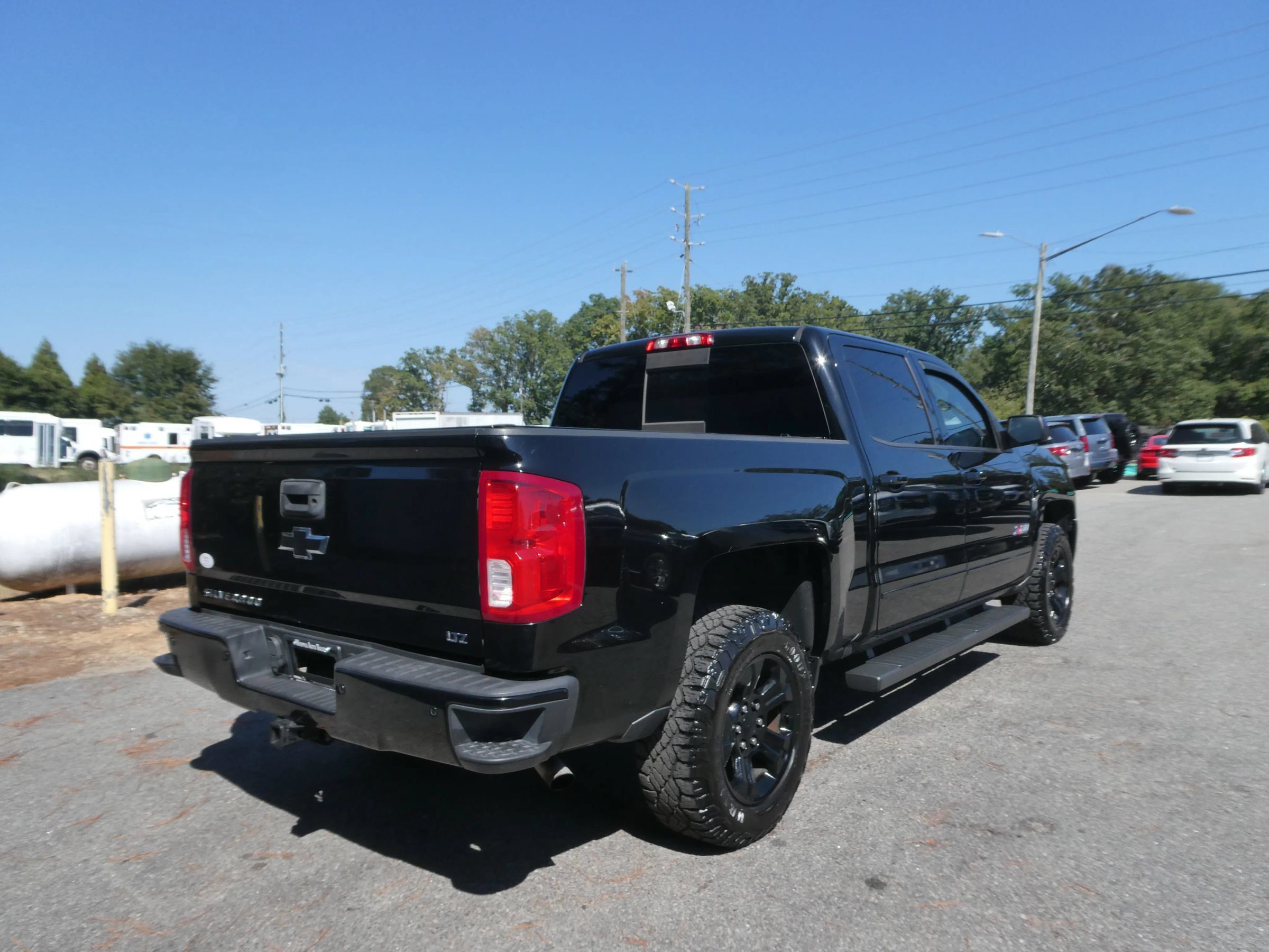 Used 2016 Chevrolet Silverado 1500 LTZ Z71 w/ LTZ Plus Package AWD/4WD image 5