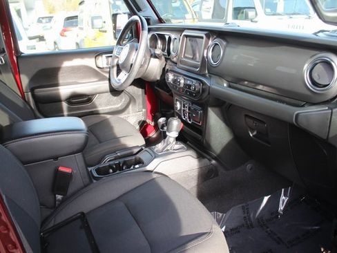 Used 2021 Jeep Wrangler Unlimited Sahara w/ LED Lighting Group image 33